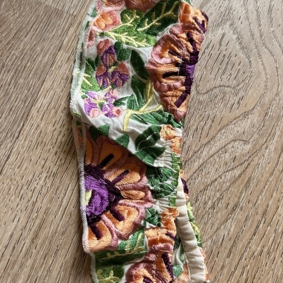 Anthropologie Tiny embroidered tank top - Picture 9 of 9